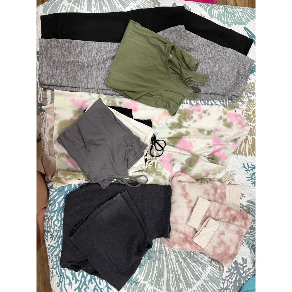 Old Navy  Womens Activewear Loungewear Bundle Sweatshirt Leggings Joggers Cami